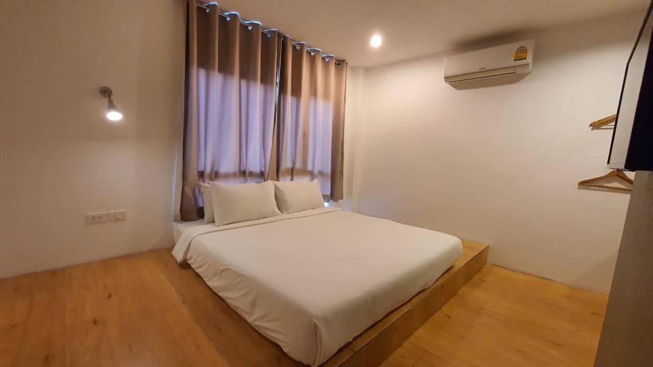Srianunt Boutique Hotel Buriram Habitación foto