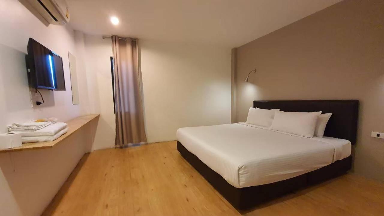 Srianunt Boutique Hotel Buriram Habitación foto